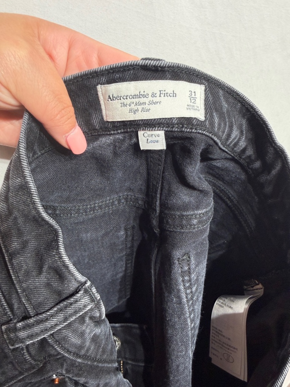 Abercrombie & Fitch The 4” Mom Short High Rise Curve Love Black Denim Shorts 31 - Picture 7 of 8